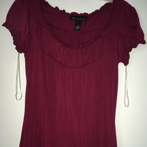 Very pretty women’s top. Size M. Wine color.